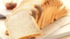 Bánh mì không nhân chứa ít calo hơn
