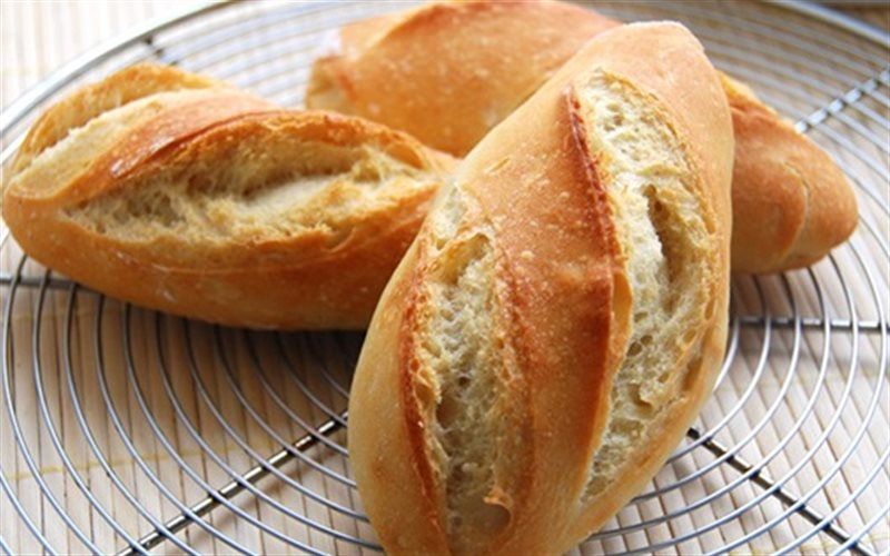Bánh mì chứa nhiều carbohydrate giúp cung cấp năng lượng