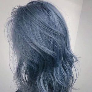 Mái tóc xanh khói xám đẹp mê lòng người