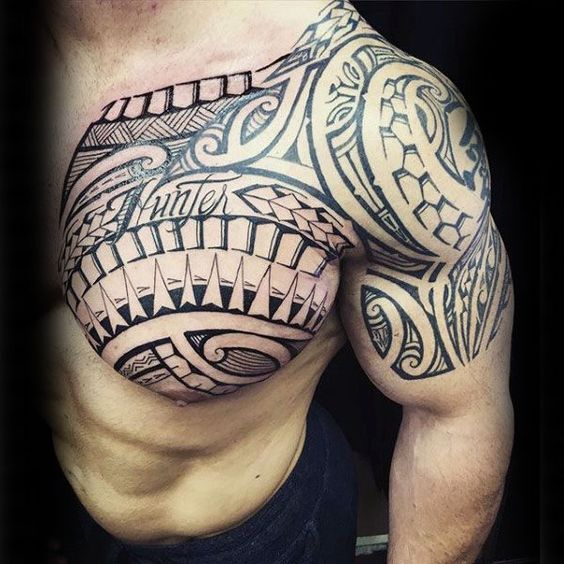 Hình xăm maori ở ngực cho nam