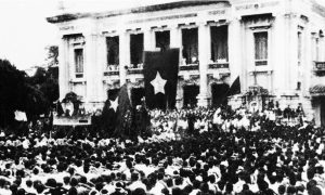 Mặt trận Việt Minh tổ chức cuộc mít tinh phát động khởi nghĩa giành chính quyền tại Nhà hát Lớn Hà Nội ngày 19-8-1945