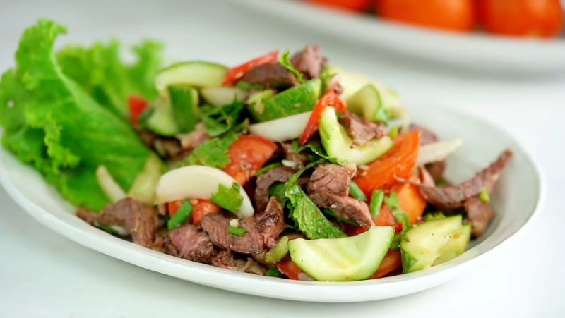Salad thịt bò ngon miệng và tốt cho cân nặng của bạn