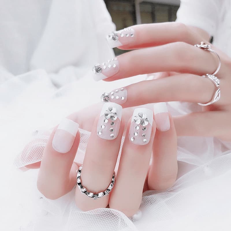 Các mẫu nail cô dâu đơn giản móng tay cô dâu đẹp cho ngày cưới chụp ảnh  cưới