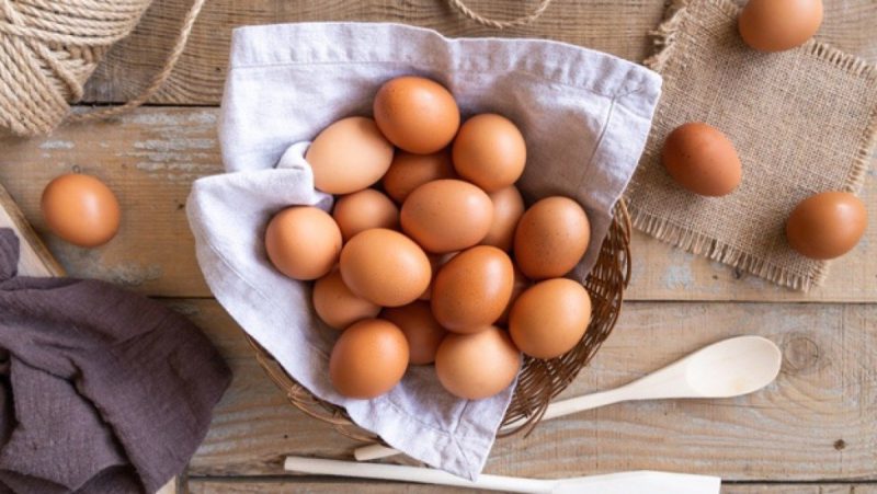 Cách chọn trứng gà để gội đầu