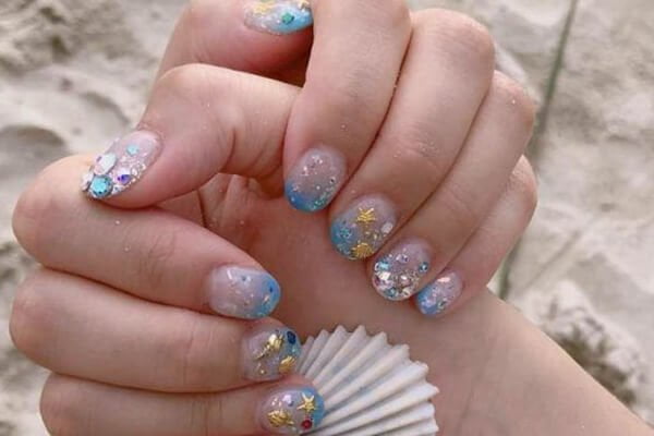 transparent nail kiểu biển xinh