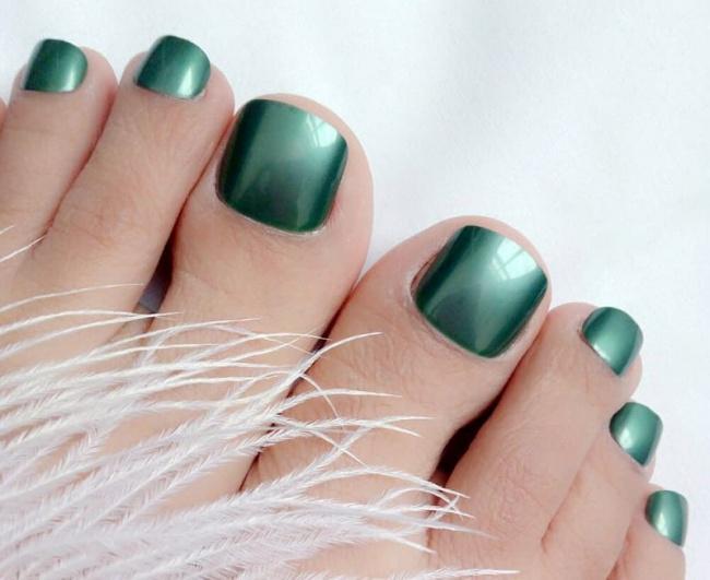 53 mẫu sơn móng chân màu xanh rêu hút hồn bạn gái