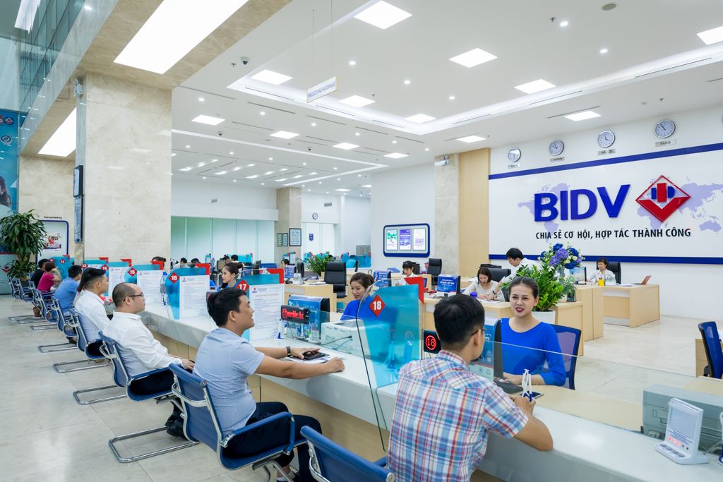 Ngân hàng BIDV viết tắt của ngân hàng Thương mại cổ phần Đầu tư và Phát triển Việt Nam được ra đời từ năm 1957