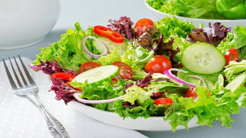 Salad chứa nhiều chất xơ có thể giúp giảm cân nếu bạn ăn đúng cách 