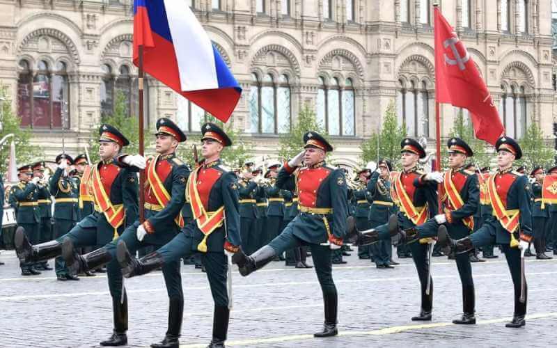 Ngày nay, ura là cử chỉ của quân đội Nga và lòng yêu nước của người Nga