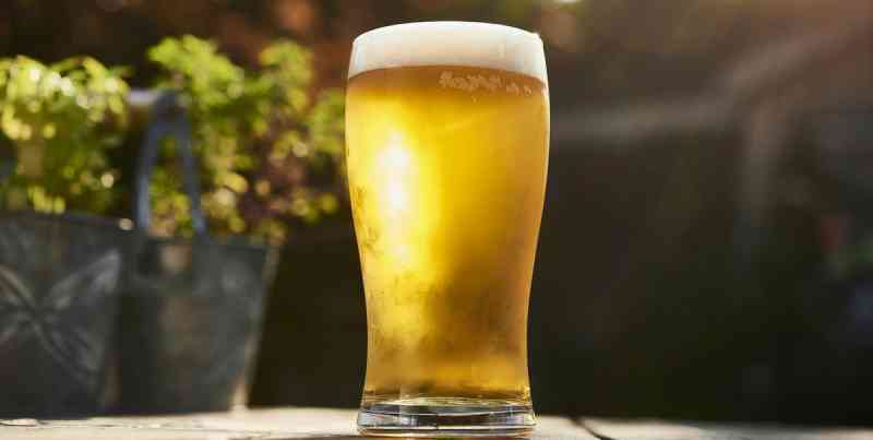 Uống bia với số lượng hợp lý và kết hợp với một chế độ ăn uống, lối sống lành mạnh